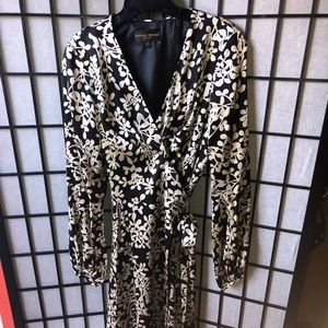 Donna Ricco New York Size 8 silk wraparound dress